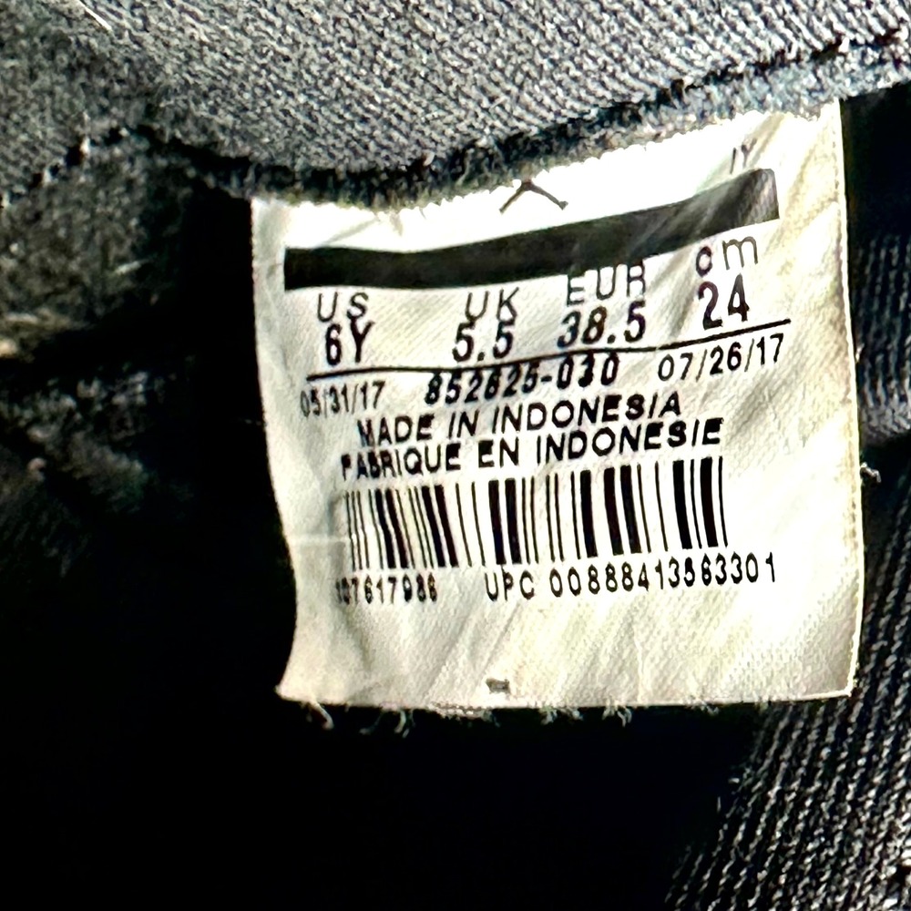 Air Jordan 11 Retro Heiress Black Stingray Youth 6Y, W7.5 – Authenticity COA‎ - Picture 6 of 8